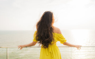 How to Keep Your Hair Healthy, Shiny, and Easy to Manage This Season